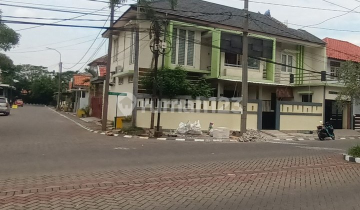 Babatan Pratama Hook 2 Lantai Raya Wiyung Surabaya