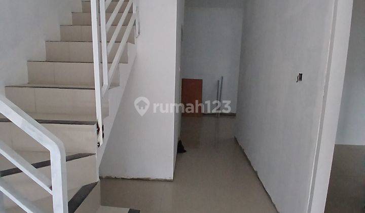 Rumah Baru Ready Siap Huni 2 Lantai Jakarta Timur  2