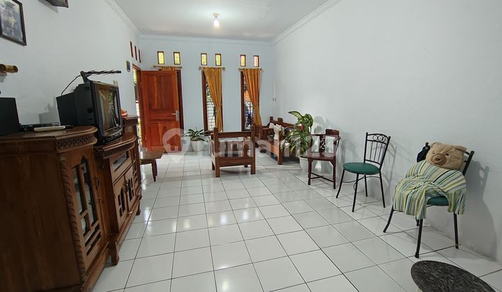 ruang tamu rumah murah di perumahan pura