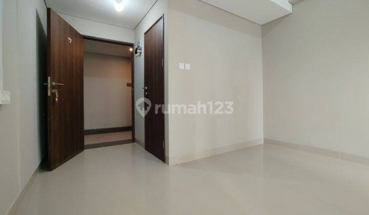 kamar tidur apartemen murah selangkah ke stasiun