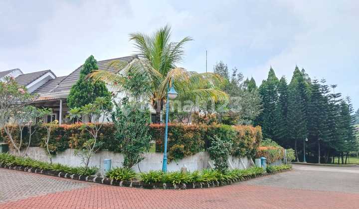 Rumah Posisi Hook Di Rancamaya Golf Estate Bogor