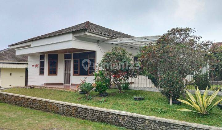 Villa Strategis Di Dekat Tepi Jalan Raya Puncak Cipanas  1