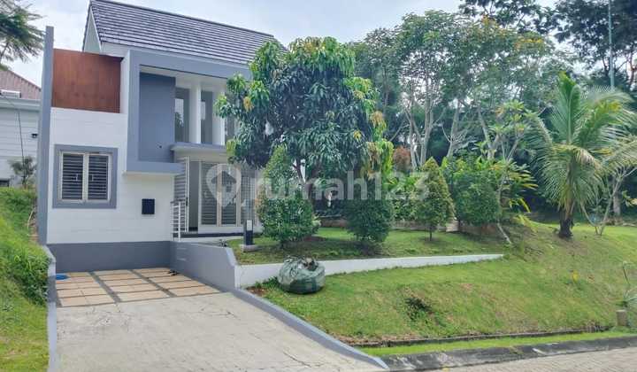 Rumah Posisi Hook di Jalan Boulevard Cluster Rancamaya Golf Rumah Posisi Hook di Jalan Boulevard Cluster Rancamaya Golf