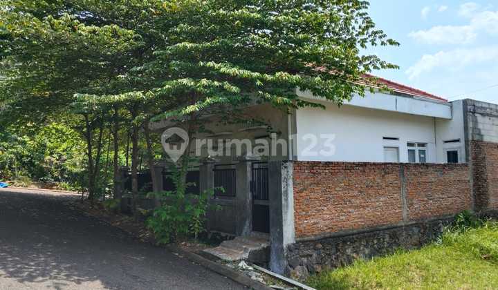 Rumah Posisi Hook Hadap Taman Di Citra Indah City