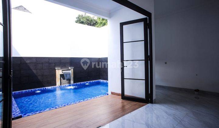 Rumah Dijual di Bintaro Sektor 1 Brand New Dengan Swimming Pool 2