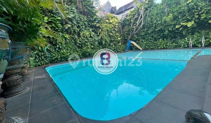 Dijual Rumah di Kemang Jakarta Selatan Swimming Pool 2