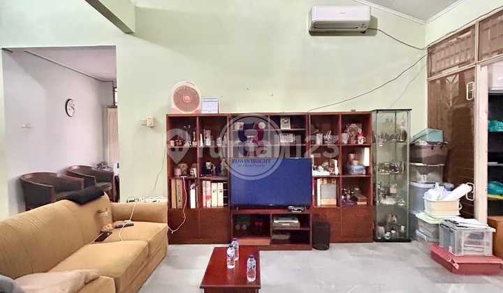 Rumah Dijual Murah Posisi Hoek di Bintaro Jaya Sektor 9