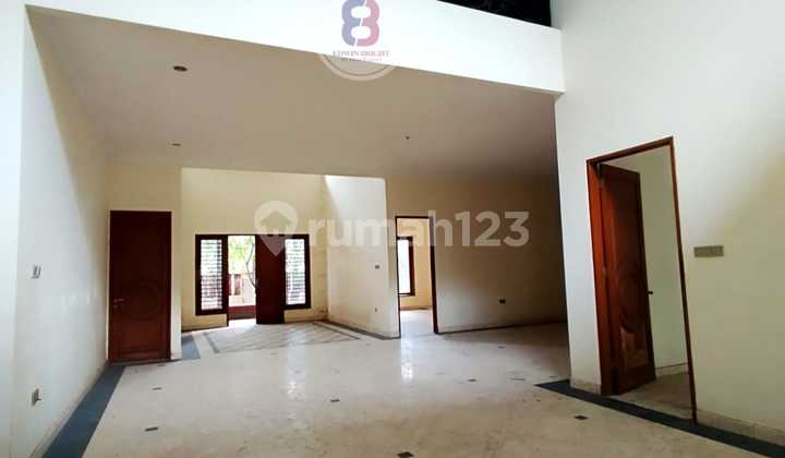 Rumah Luxurious Dibawah Harga Pasaran di Kemang Jakarta Selatan