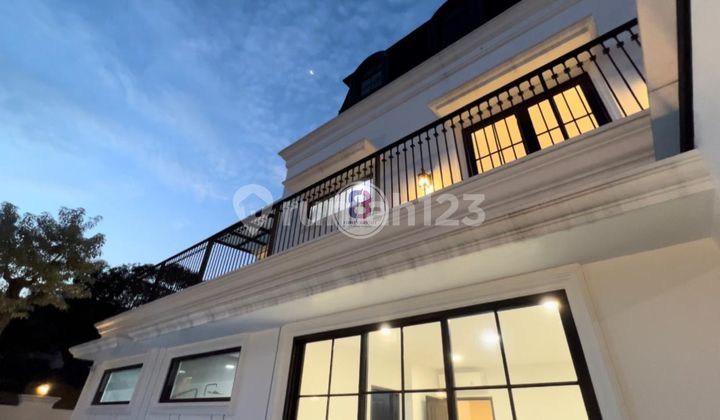 Rumah American Classic di Bintaro Jaya Sektor 9 Posisi Hoek 2