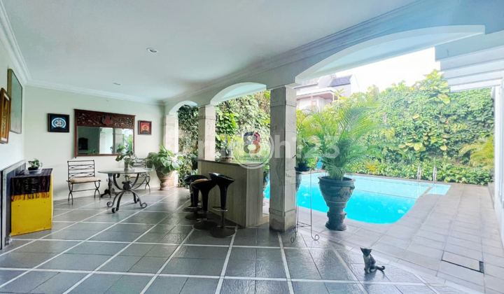 Dijual Rumah di Kemang Jakarta Selatan Swimming Pool 1