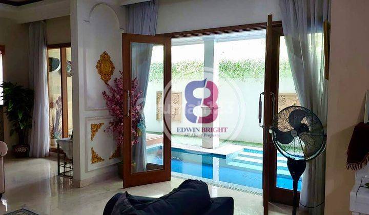 Rumah di Discovery Bintaro Jaya Sektor 9 Dengan Swimming Pool 1