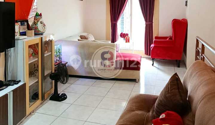 Cheap House for Sale in Graha Raya Bintaro Cheap House for Sale in Graha Raya Bintaro