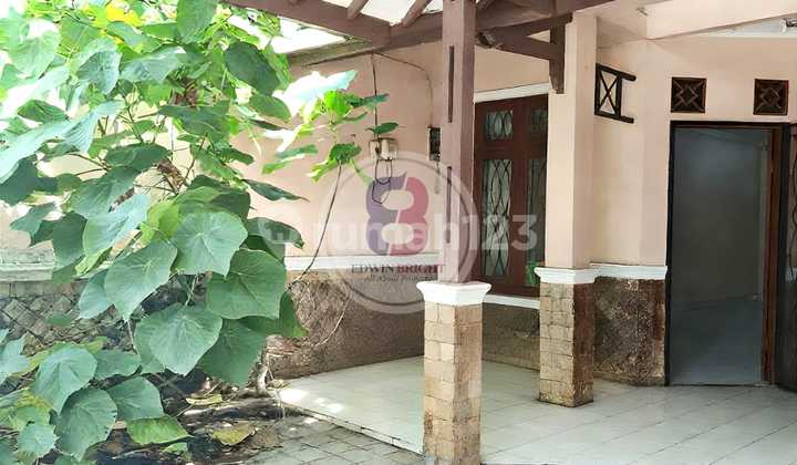 House for Quick Sale in Bintaro Sector 9, Neat and Well-Maintained 2