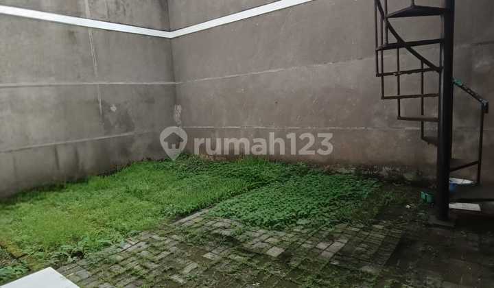 Rumah Disewakan 2 Lantai Batununggal Jelita Bandung 2