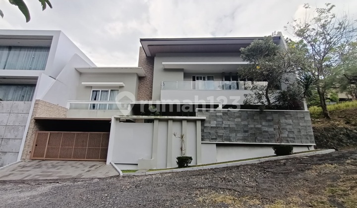 Dijual Rumah di Palm Hill, Semi Furnished 1