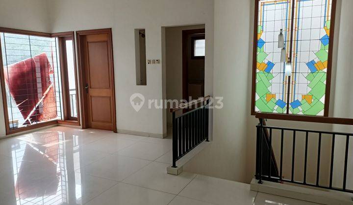 TURUN HARGA!!!! Dijual rumah 2 lantai di di Perumahan puri anjasmoro 2