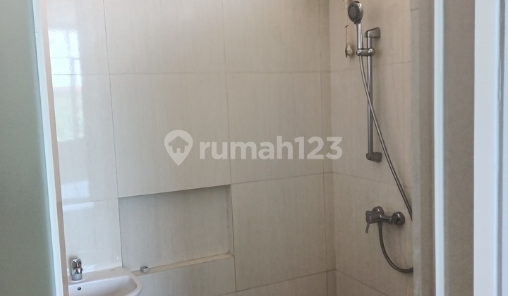 Dijual gudang 3 lantai siap pakai, hanya 5menit ke pelabuhan dan bandara, 10menit ke pusat kota Semarang  9