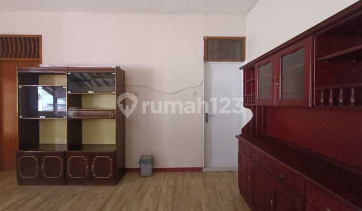 Dijual Rumah di Jln. Anggrek 2