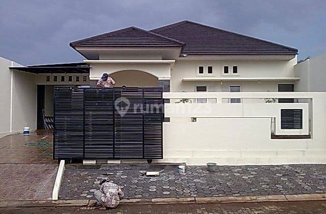 Rumah di Puri Arga Golf Cluster BSB City Bangunan Baru SHM 1