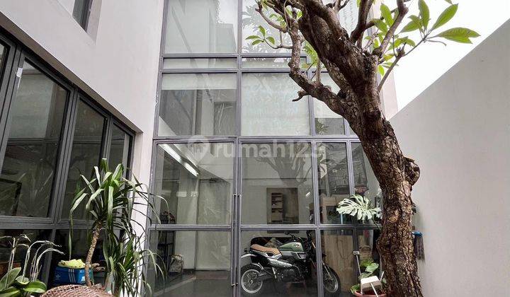 Rumah Strategis Dua Lantai Siap Huni Di Pancoran 2