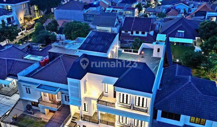 Rumah Di Radio Dalam Bergaya Modern Minimalis Strategis Dekat Pim 2