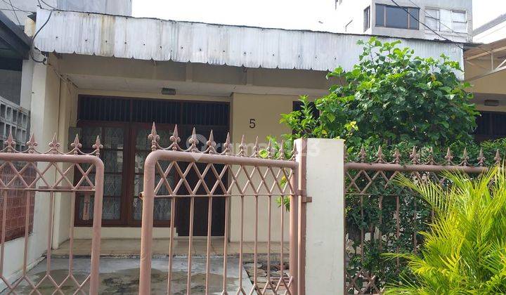 Rumah Satu Lantai Di Pondok Indah Lingkungan Tenang 1