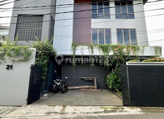 Rumah Modern Tropical Bagus Siap Huni Di Pejaten 