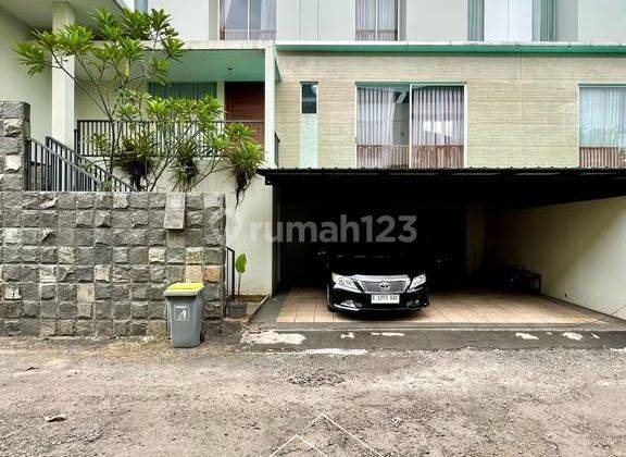 Rumah Dekat Akses Tol Simatupang Dalam Townhouse 2