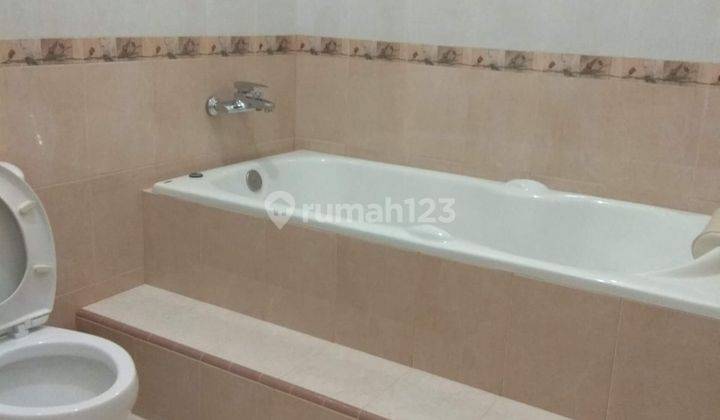 Rumah Mewah Candra Kirana Pusat Kota Kediri Akses Jalan Lebar 10