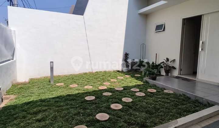 KUTISARI, RUMAH ASRI SIAP HUNI, PLAFON SDH TINGGI