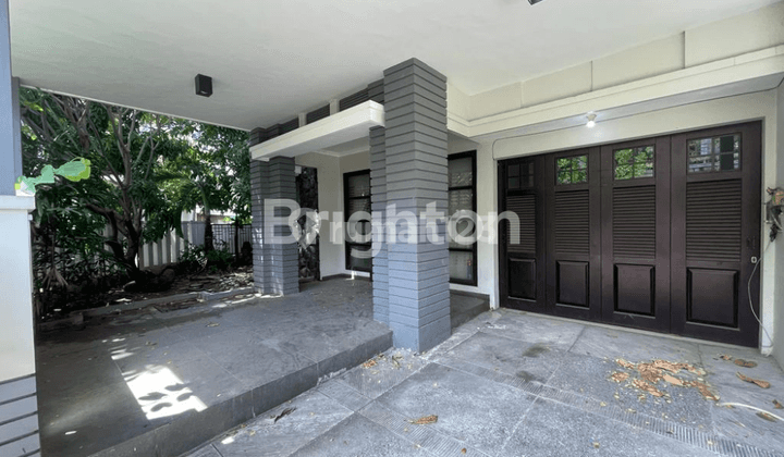 CENTRAL PARK, ROW JALAN BISA 3 MOBIL, SEMI FURNISHED, BANGUNAN HOEK 1