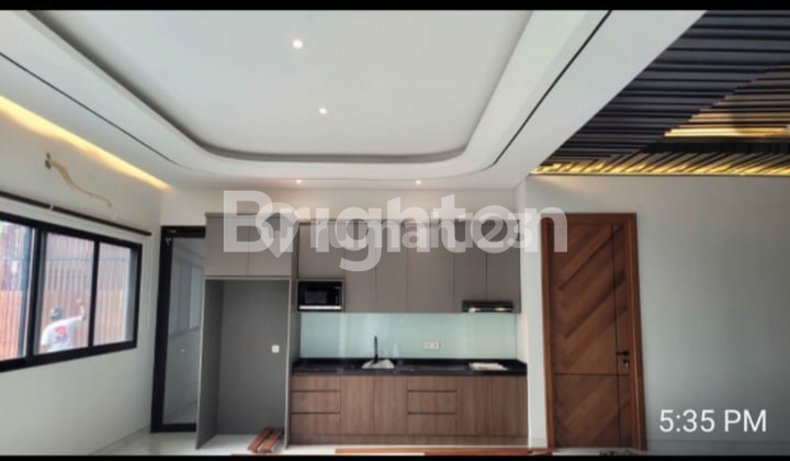 Rumah Manyar Kertoadi, Tropical House With Waterfall, Hook