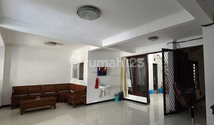 KALIJUDAN VILLA HOUSE - MOVE-IN READY, SURABAYA, STREET-FRONT PROPERTY, CAN ACCOMMODATE 3 CARS. 2