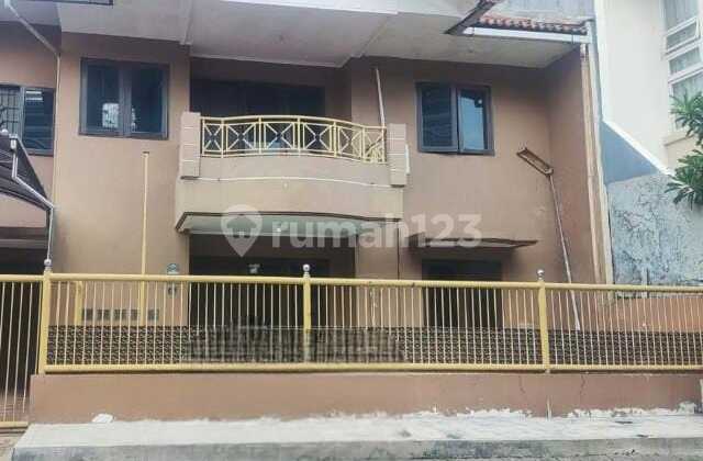 1.5-Story House in Kalijudan, Surabaya Negotiable 1