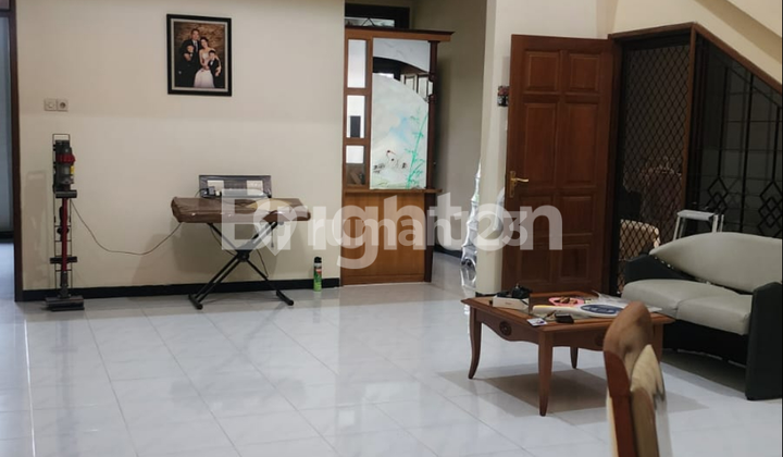 RUMAH 2 LANTAI, DHARMAHUSADA, SUDAH RENOV- CAT ULANG, SIAP HUNI 2