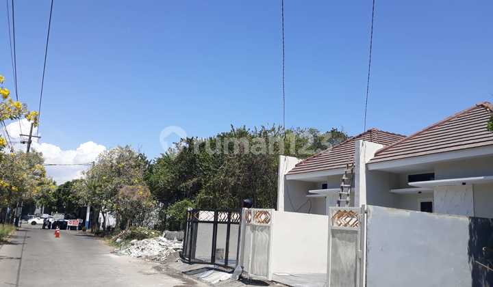 Rumah Cantik Gunung Anyar, Rungkut Surabaya Row Paving 9M 1