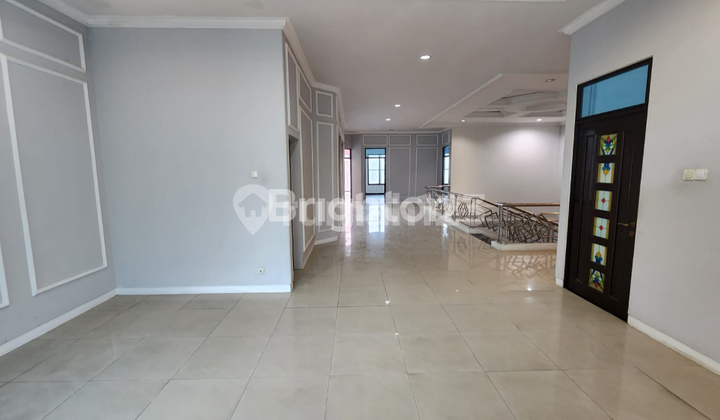 Dharmahusada Indah, Rumah Siap Huni, Utk Kantor,Usaha...Posisi Jalan Kembar