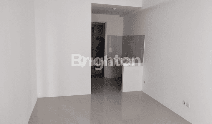 BALE HINGGIL TYPE STUDIO KOSONGAN HANYA ADA AC LT 22 VIEW POOL 1