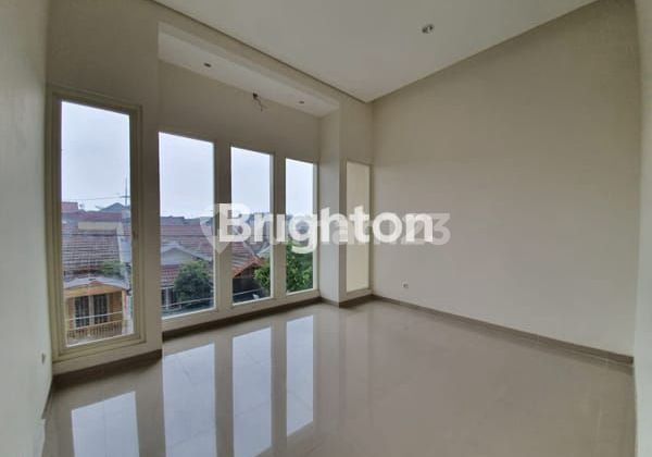 MANYAR JAYA, GRESS 2 LANTAI MEWAH ,NO CANTIKGALVALUM GRANIT 2