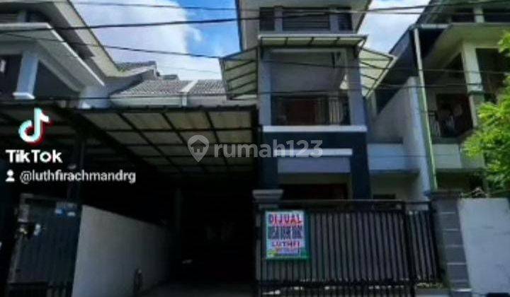 Dijual Rumah 2 Lantai Seberang Mal Grand Galaxy Park 1