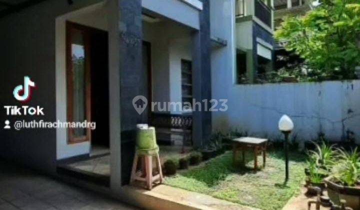 Dijual Rumah 2 Lantai Seberang Mal Grand Galaxy Park 2