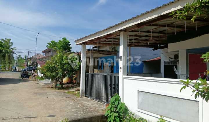 For Sale House Complete with Fence, Canopy, and Comfortable Road Access on Jl. Husein Hamzah 2