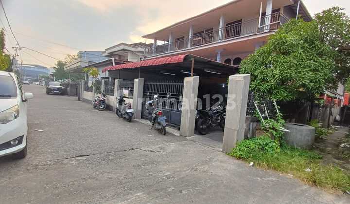 Three-Story Boarding House and Business in Pontianak City, Strategic Location