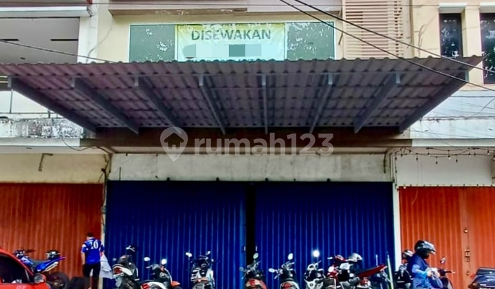 Super Spacious and Strategic 3-Storey Shop House in Ayani 1