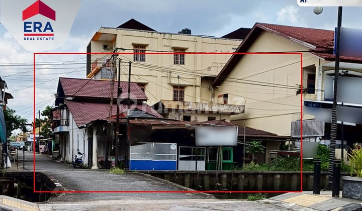 Tanah + Bangunan Kota Pontianak Tepi Jalan Raya Jl. H.r.a Rachman Tanah + Bangunan Kota Pontianak Tepi Jalan Raya Jl. H.r.a Rachman