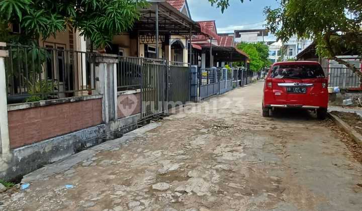 Ready-to-Occupy Pontianak City House on Serdam Street 2