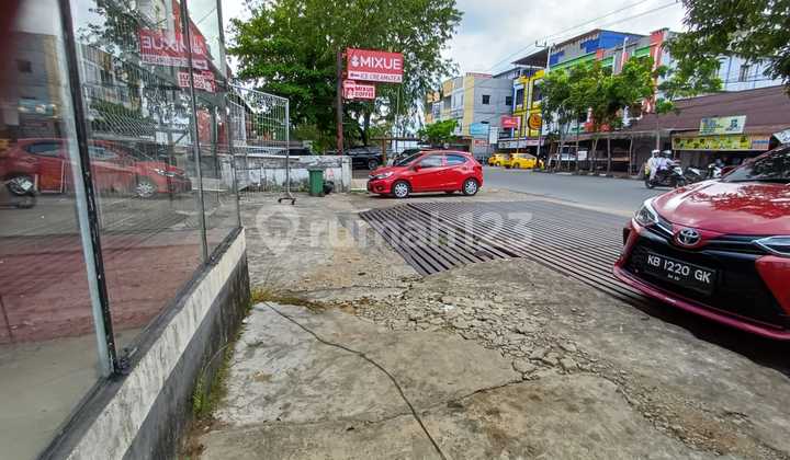 For Rent: Strategically Located Shop House Near City Area, Close to Pancasila 2