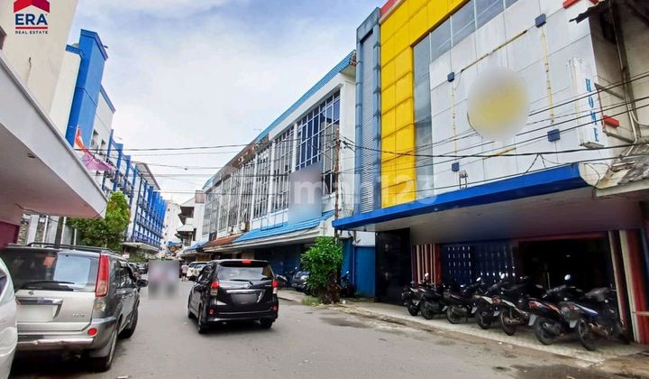 Ruko 3 Lantai Di Kawasan Tengah Kota Jl. Hijas 