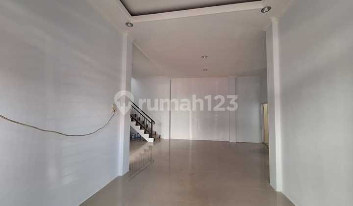 Rumah Cantik 2 Lantai Kota Pontianak di Komp. Paris Asri