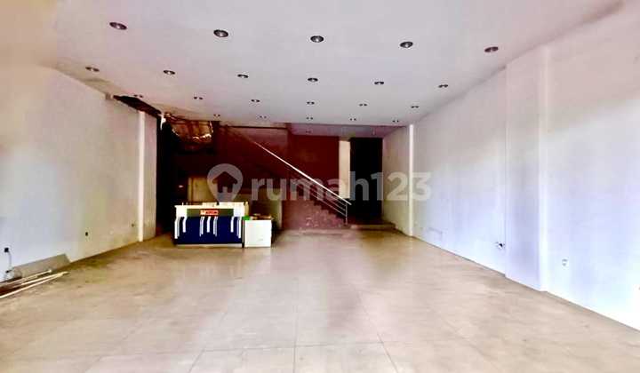 Super Spacious and Strategic 3-Storey Shop House in Ayani 2